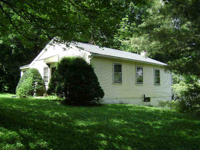 Building photograph for 52 BELLAMY LN